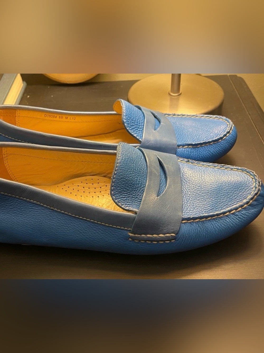 Cole Hahn leather loafers . EUC size 8